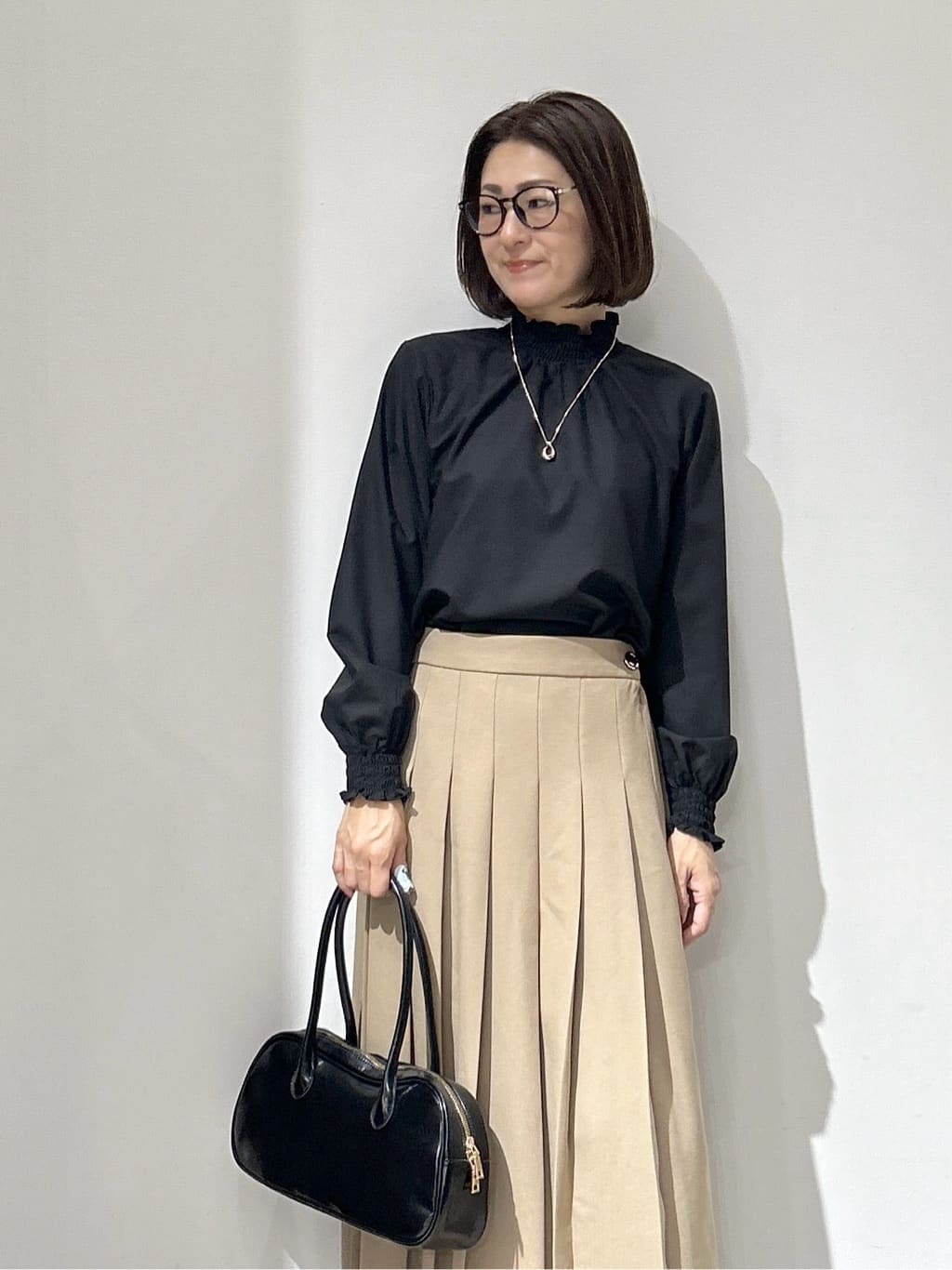 NAKAさんの「OPAQUE.CLIP｜ワイドプリーツスカート【洗濯機OK】」を使ったコーディネート