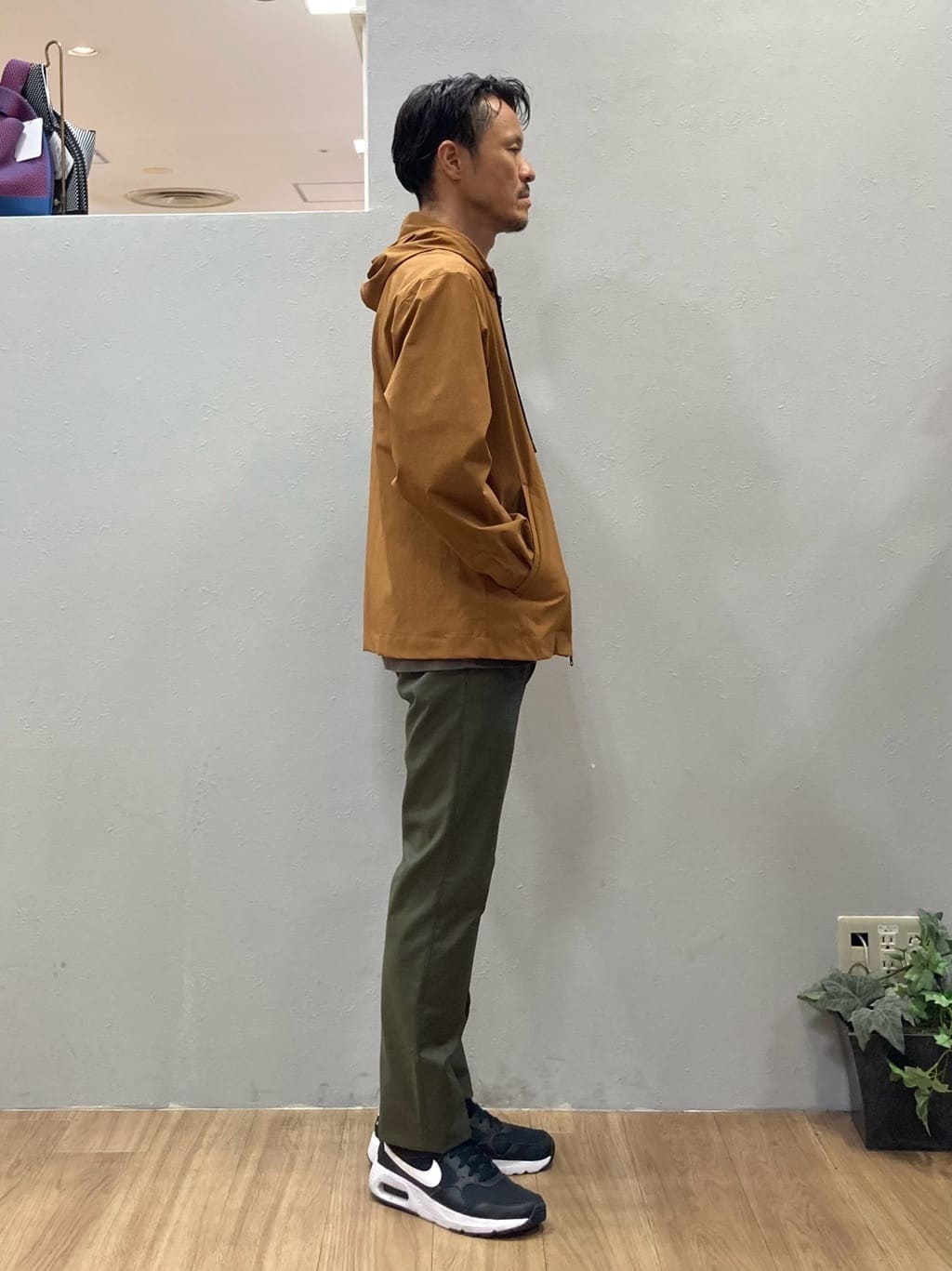 シュンさんの「TAKEO KIKUCHI｜【3D ナイロン ストレッチ】ジップアップ フードブルゾン」を使ったコーディネート