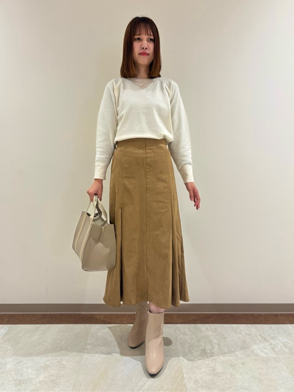 miさんの「grove｜最終お値下げ！！【洗える/毛玉軽減】天竺ラグランスリーブプルオーバー」を使ったコーディネート