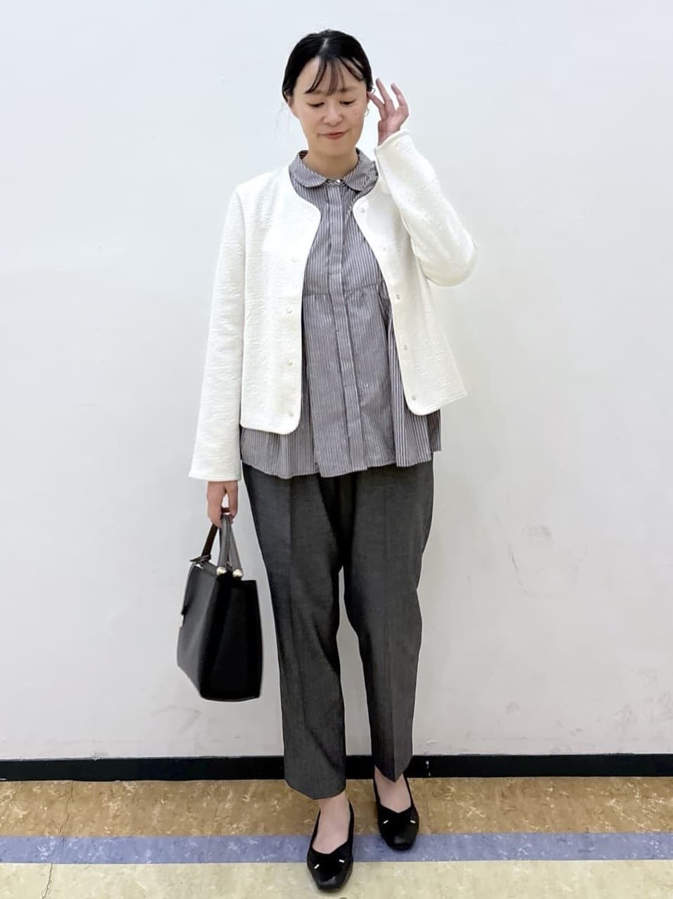 akariさんの「index｜ウールライクストレッチテーパードパンツ／セットアップ対応【洗濯機OK】」を使ったコーディネート