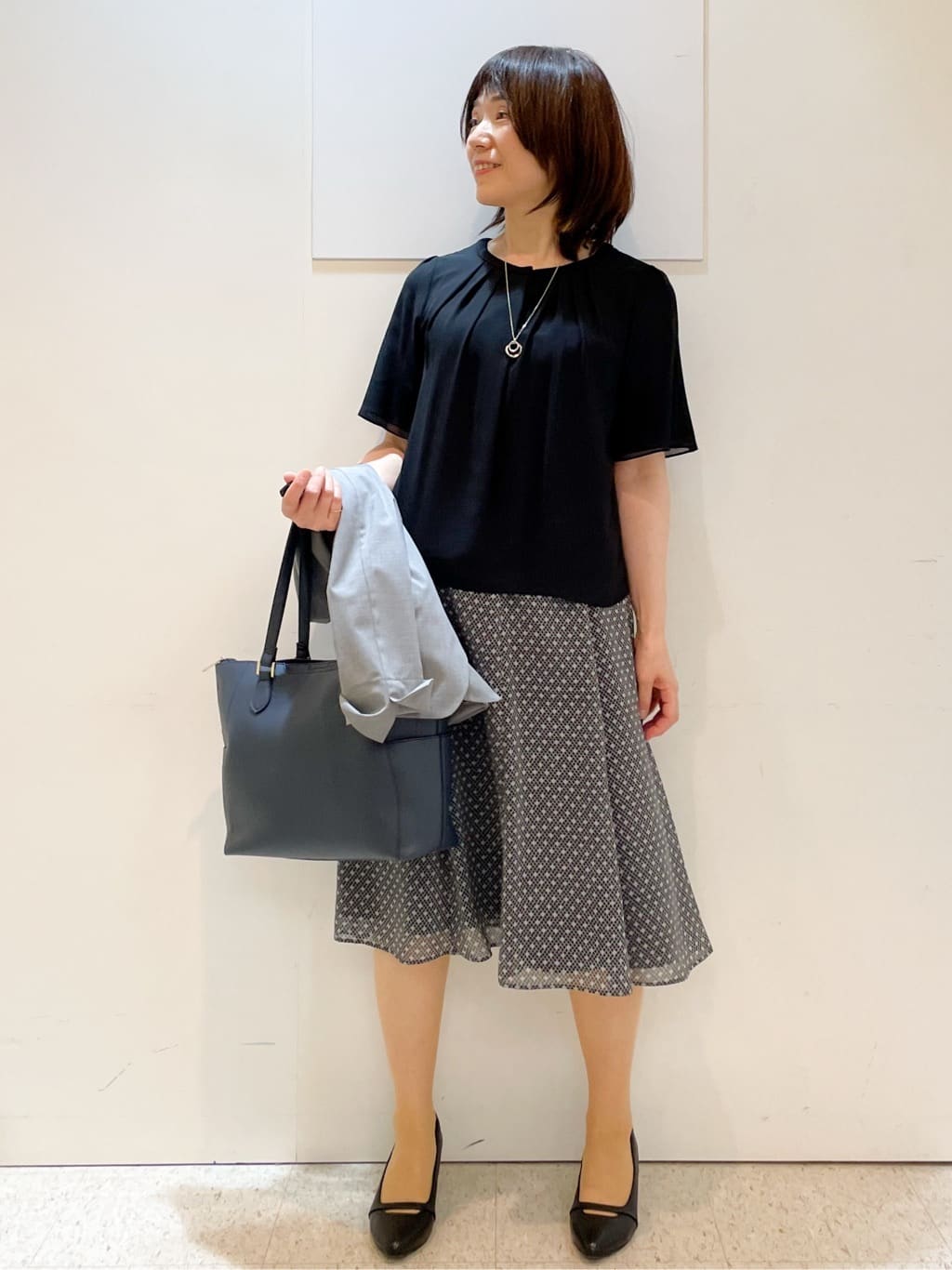 めいさんの「Reflect｜【一枚着で着映え◎／ジャケットのインナーにも】フロント開きブラウス」を使ったコーディネート