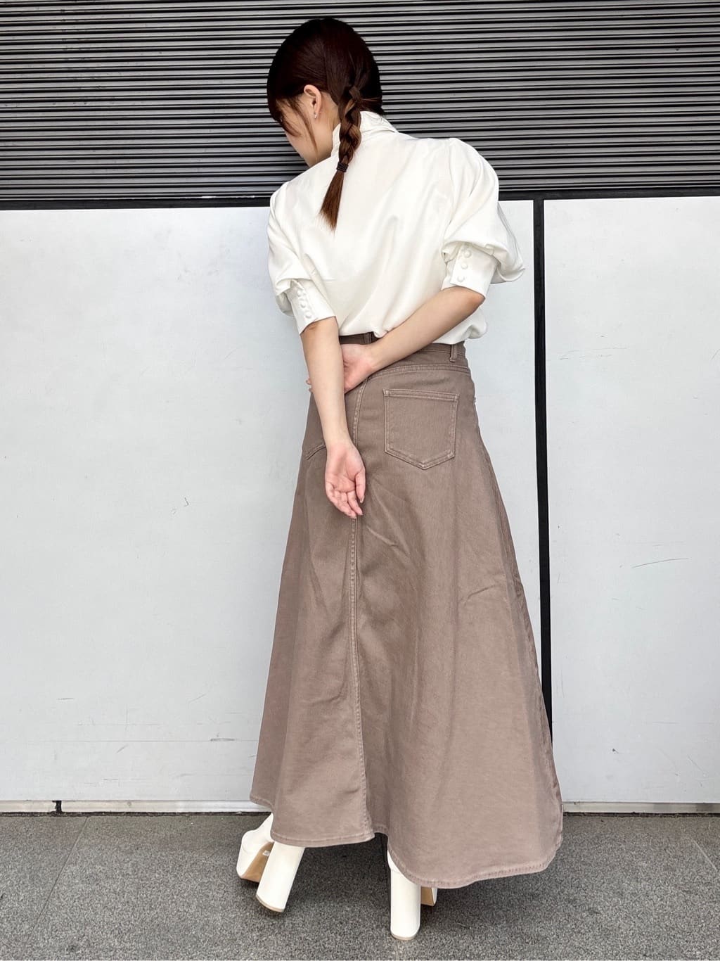 まっきーさんの「ESPERANZA｜【ラク盛り／ショートブーツ】リピーター続出／脚長美脚　厚底レースアップブーツ」を使ったコーディネート