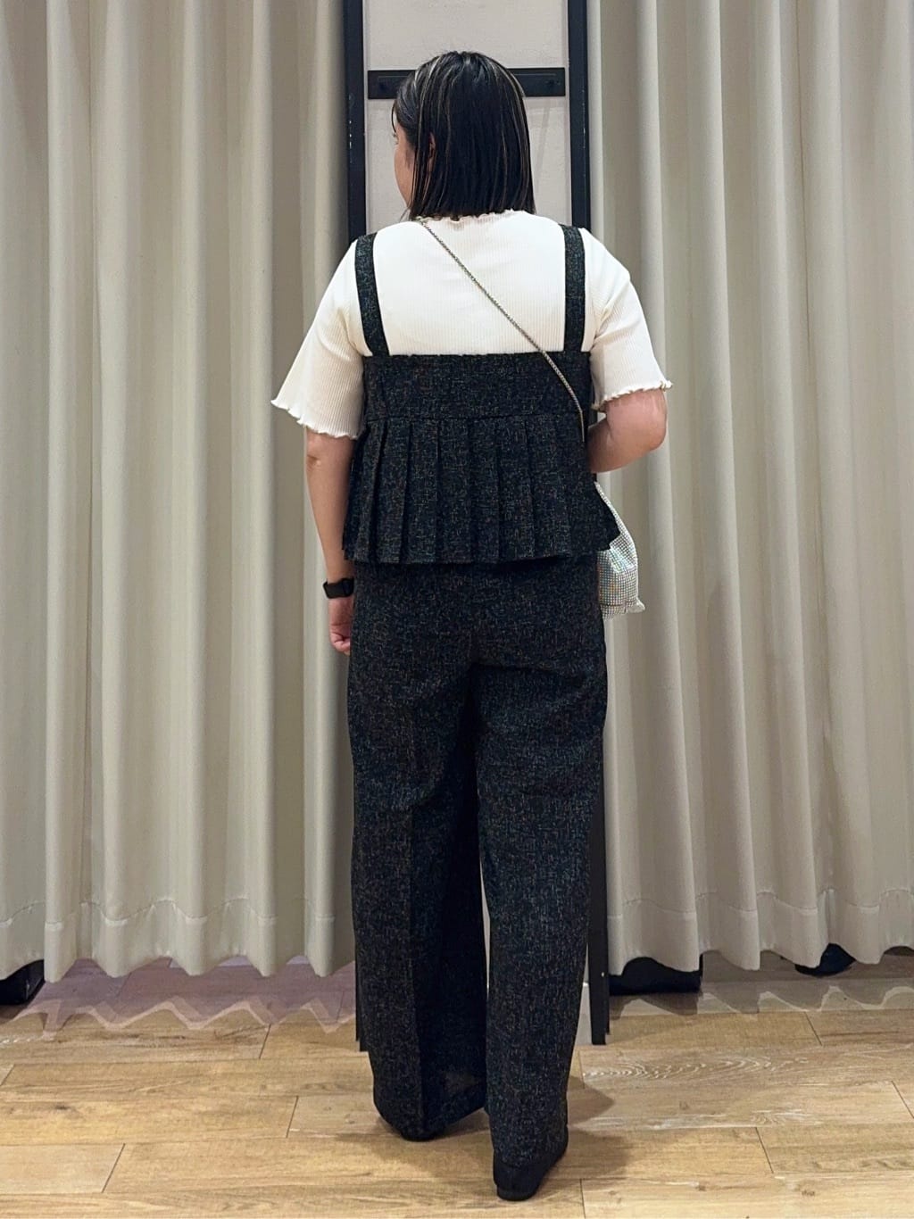 SoRAoさんの「grove｜【2点SET/体型カバー】夏から秋まで着まわせる！プリーツビスチェセットアップ」を使ったコーディネート