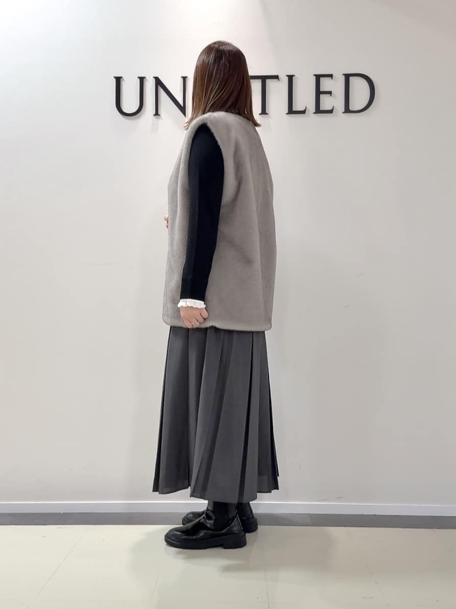 YUIさんの「UNTITLED｜【トレンド/ジレ】フェイクファーベスト」を使ったコーディネート