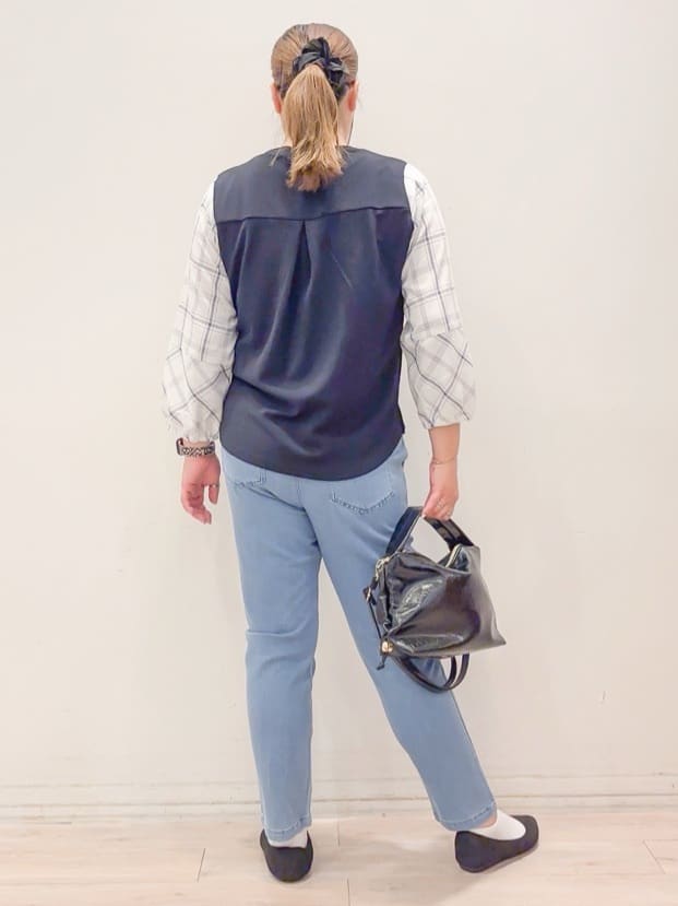 naoさんの「SHOO･LA･RUE｜【高レビュー/SS-LL/美脚シルエット】自然に体型カバー イージーデニム テーパードパンツ」を使ったコーディネート