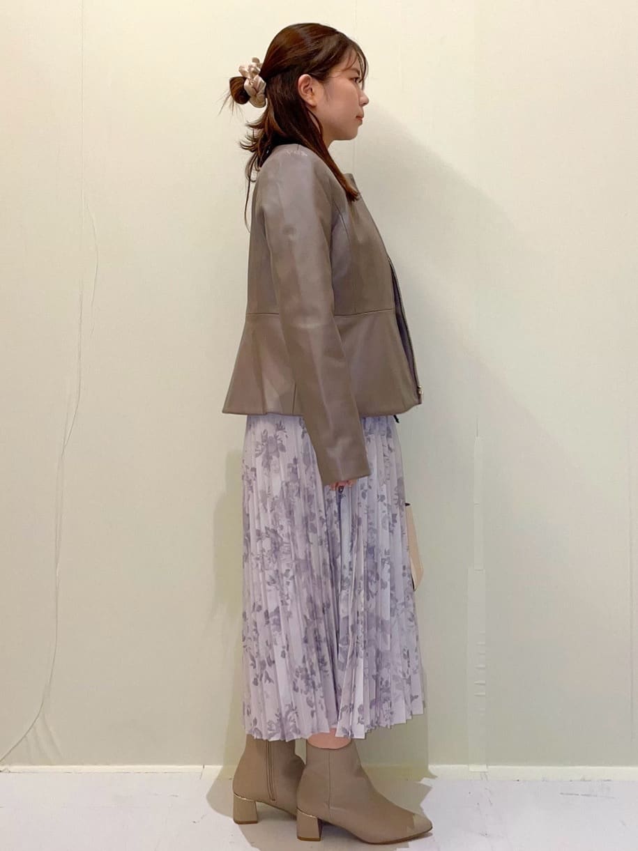 ayumiさんの「OPAQUE.CLIP｜【抗菌防臭】レザー調スムースショートブーツ」を使ったコーディネート