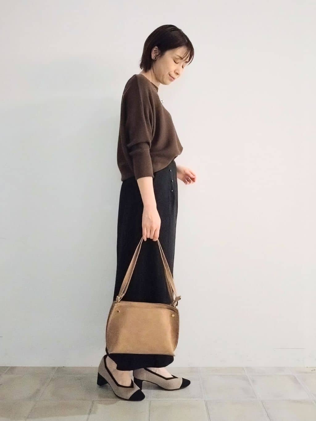 miomioさんの「SHOO･LA･RUE｜【洗濯後しわになりにくい】ポケット付き ナロースカート」を使ったコーディネート