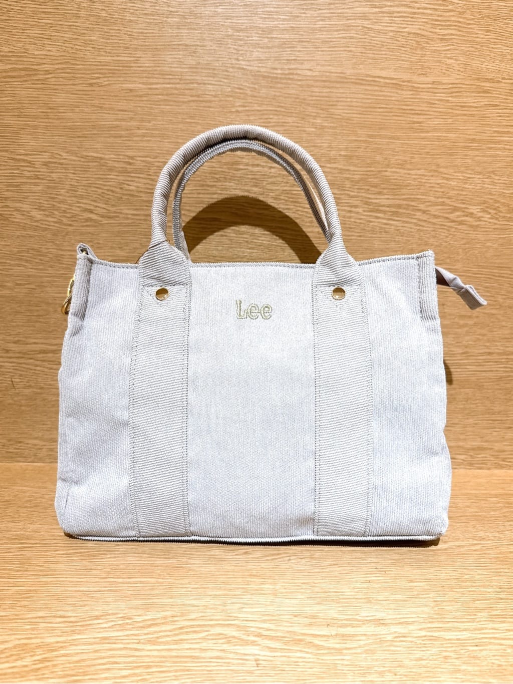 みーさんの「grove｜【Lee別注】コーデュロイスクエアトート」を使ったコーディネート