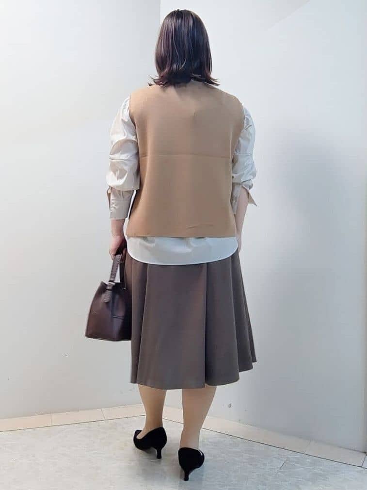 エリさんの「Reflect｜【さらっと一枚で決まる／重ね着にもおすすめ◎】タックスリーブシャツブラウス」を使ったコーディネート