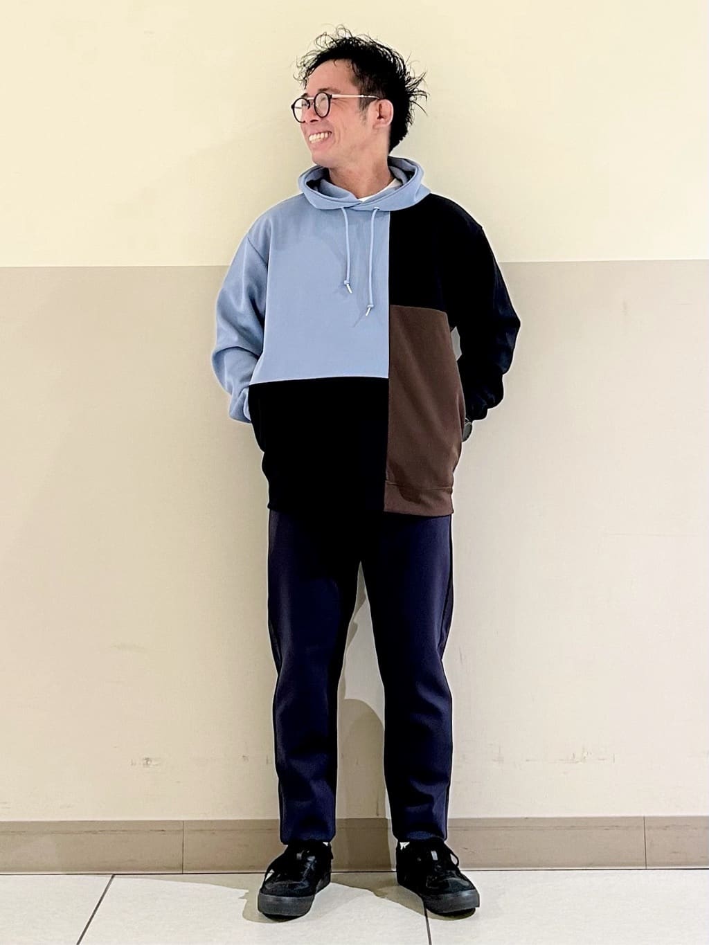 KENJI Iさんの「THE SHOP TK｜【一枚で着映える】ポンチブロッキングパーカ 洗濯機OK」を使ったコーディネート