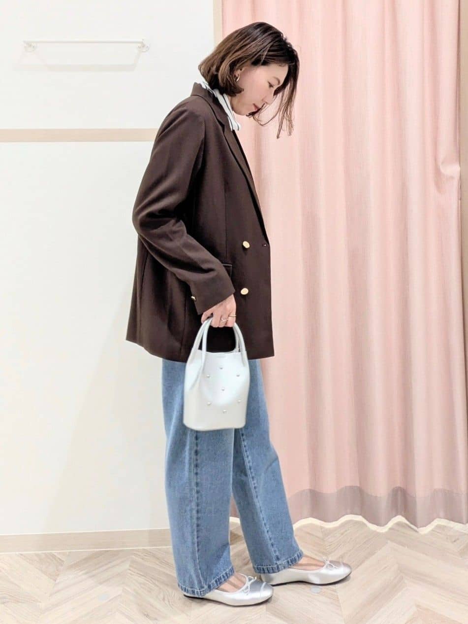 miyuさんの「SHOO･LA･RUE｜【S-LL】程よくゆったりな 柔らかデニムテーパードパンツ」を使ったコーディネート
