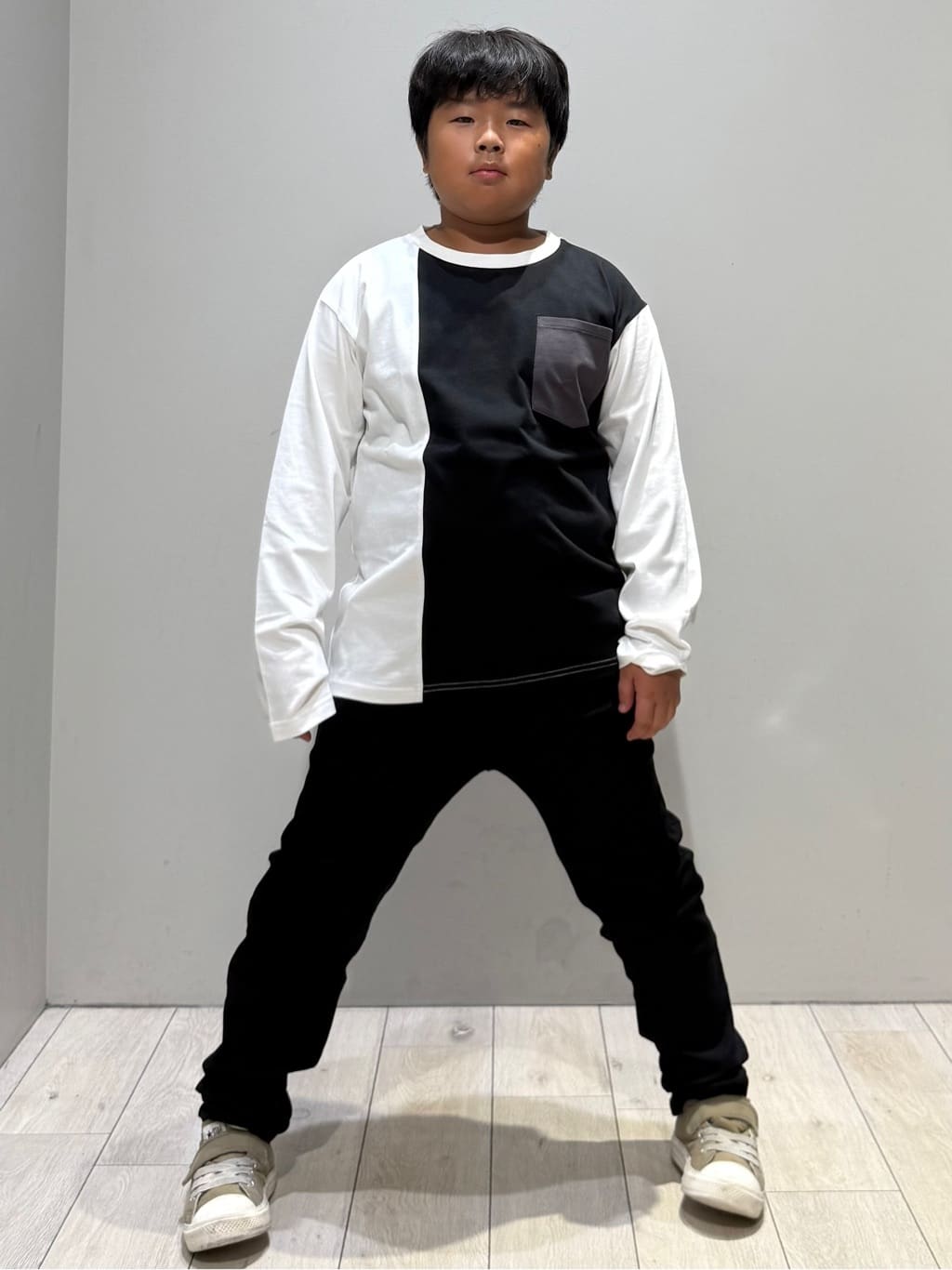 kuboさんの「THE SHOP TK｜【110-160/洗濯機OK】切り替え長袖Tシャツ」を使ったコーディネート