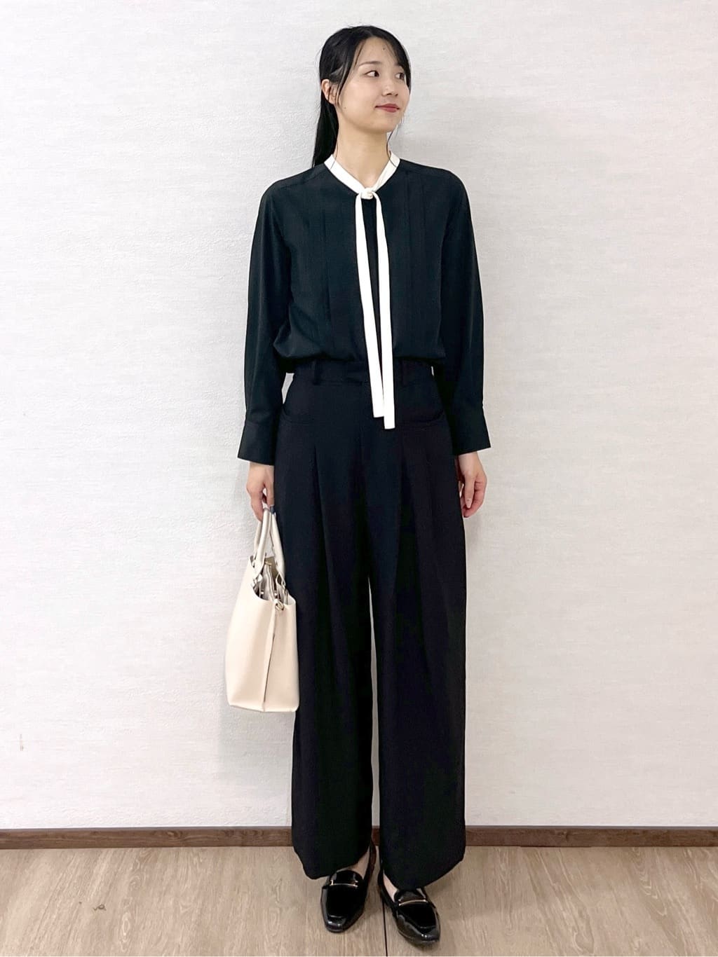 sachikoさんの「OPAQUE.CLIP｜バイカラーボウタイブラウス【洗濯機OK】」を使ったコーディネート