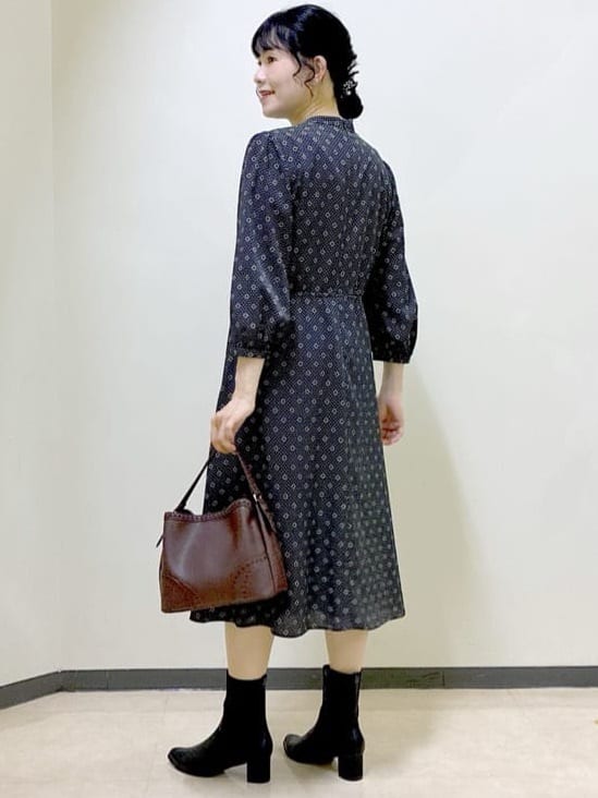  beni_gingerさんの「Reflect｜【きちんと見え／通勤／セレモニーにおすすめ◎】ドット&times;ダイヤ柄ワンピース」を使ったコーディネート
