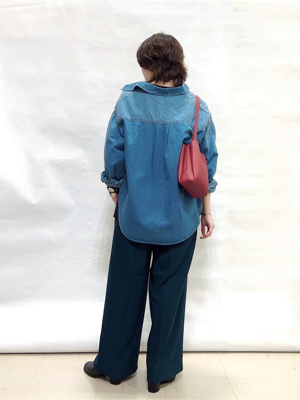 まっつんさんの「SHOO･LA･RUE｜【S-LL】インせず決まる 背中タック入り パフ袖トップス」を使ったコーディネート