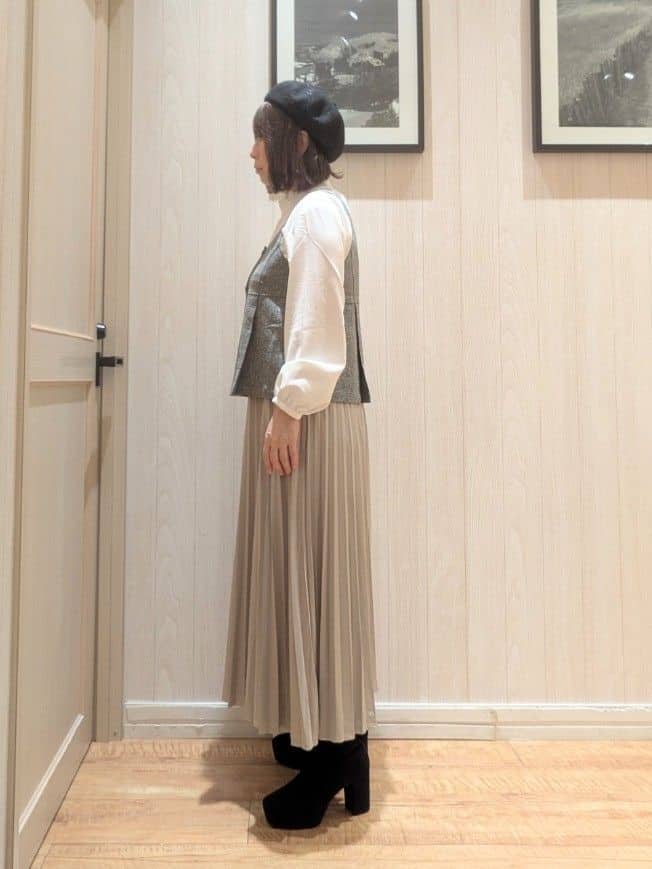 ゆーさんさんの「SHOO･LA･RUE｜【洗濯機可】上品で華やか スタンドフリルブラウス」を使ったコーディネート
