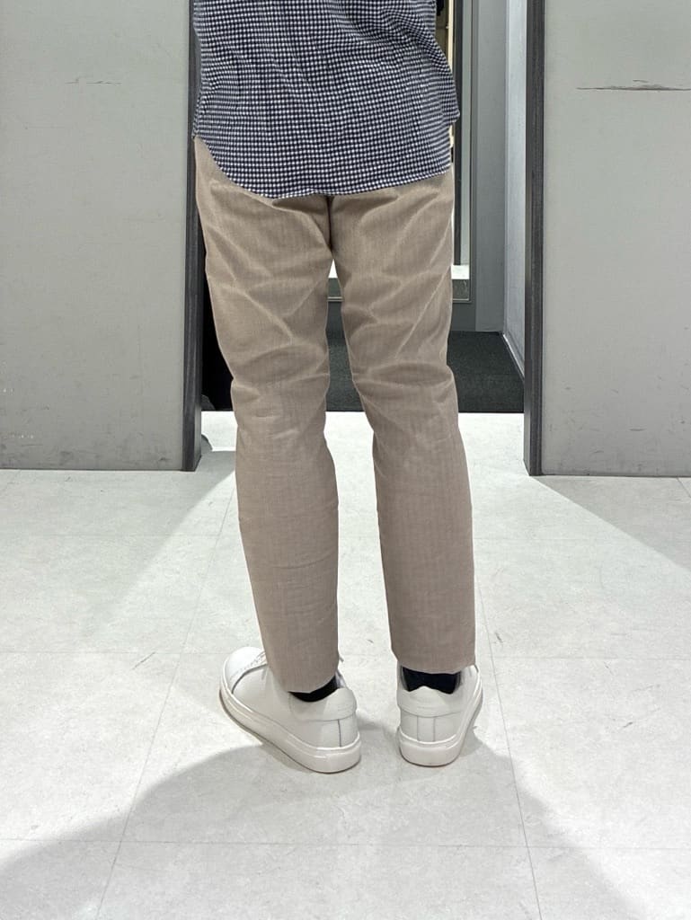 わいずみさんの「TAKEO KIKUCHI｜【抗菌防臭/シーズンレス】シアサッカーギンガムチェック ストレッチシャツ」を使ったコーディネート