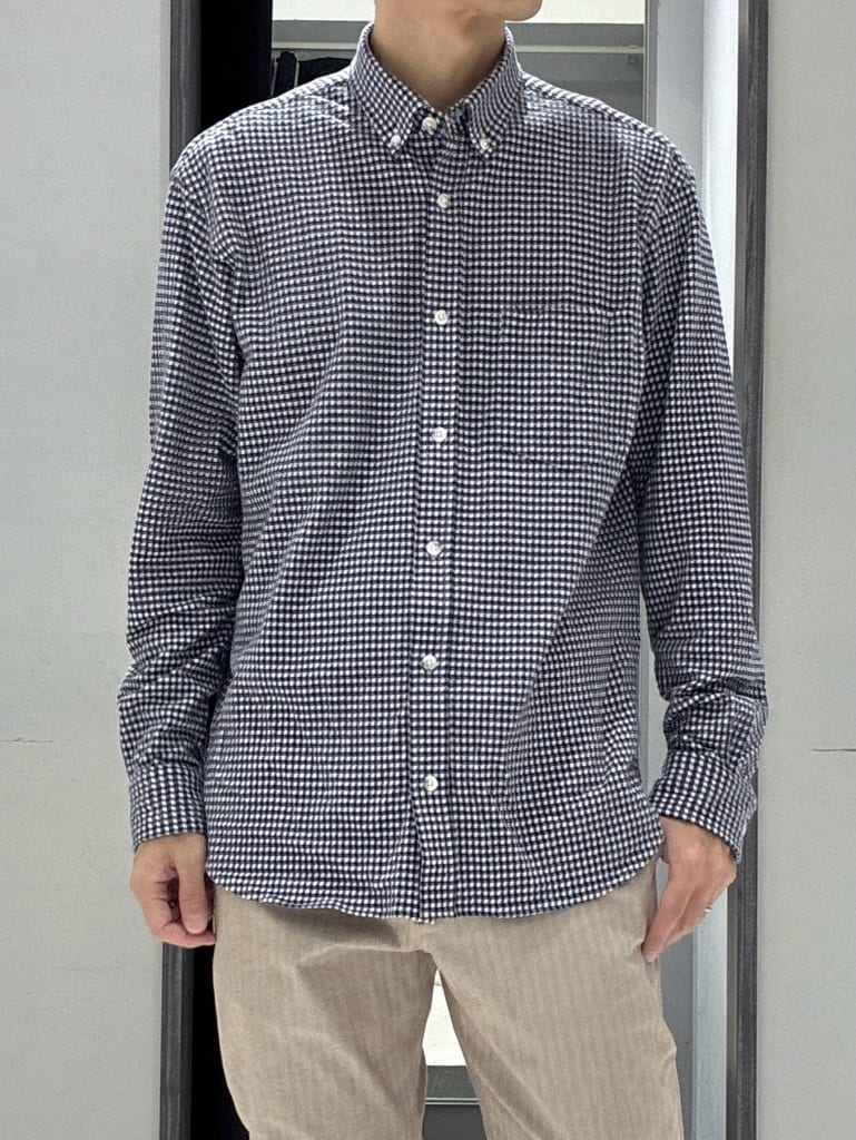 わいずみさんの「TAKEO KIKUCHI｜【抗菌防臭/シーズンレス】シアサッカーギンガムチェック ストレッチシャツ」を使ったコーディネート