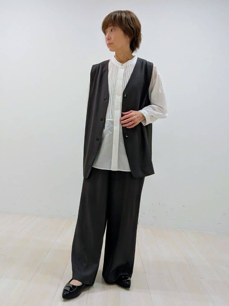 nishiさんの「Reflect｜【ウエスト総ゴム／セットアップ／単品使いOK◎】ベスト＋ストレートパンツセット」を使ったコーディネート