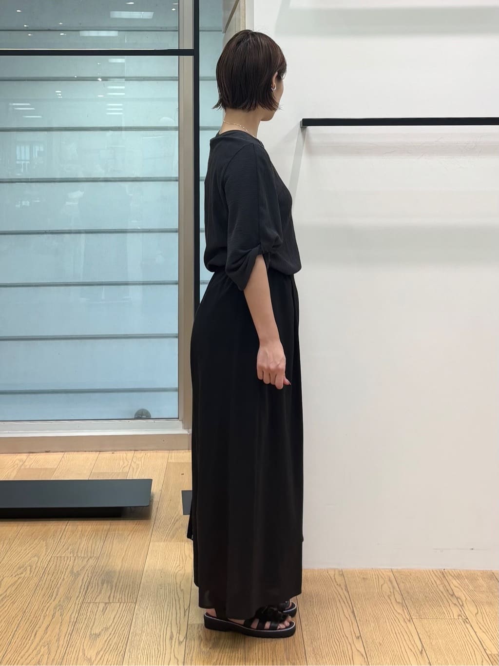 asamiさんの「INDIVI｜【UVケア／吸汗速乾】凹凸素材ねじり袖トップス」を使ったコーディネート