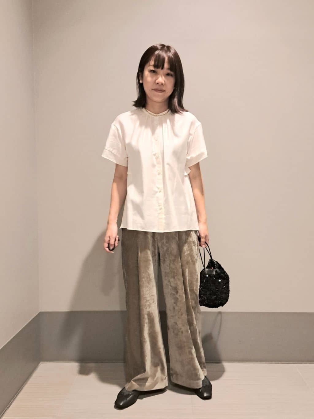Takahashiさんの「DRESSTERIOR｜ソフト別珍イージーパンツ」を使ったコーディネート