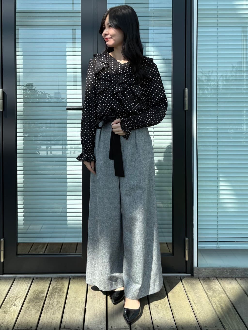 AOIさんの「Couture brooch｜【上品華やか・通勤】ラメツイード ワイドパンツ」を使ったコーディネート