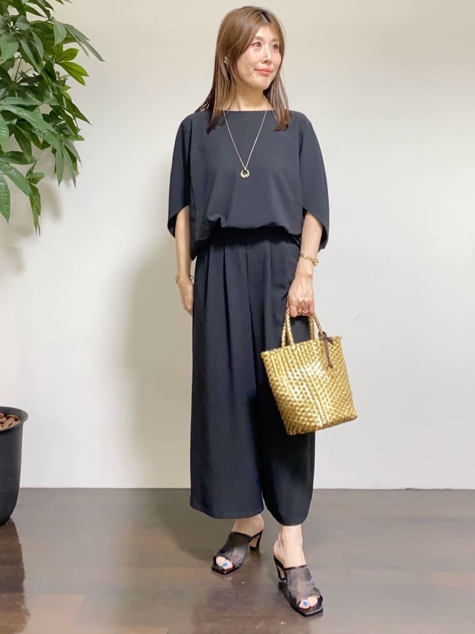 tomoさんの「UNTITLED｜メタリックメッシュトート」を使ったコーディネート
