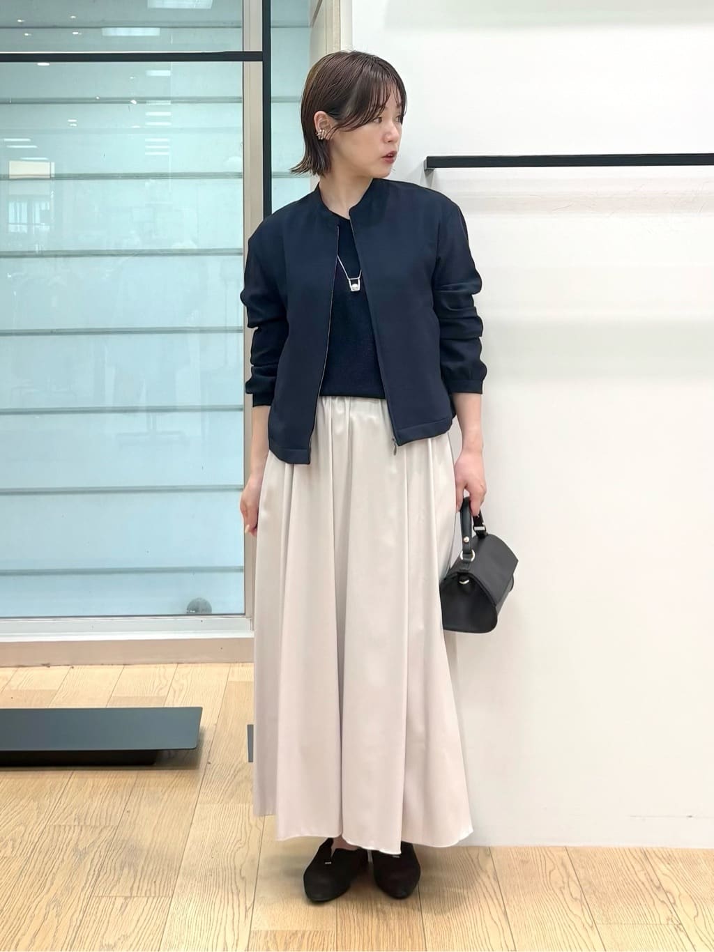asamiさんの「INDIVI｜【ウール混ラメ素材】Vネック煌めきニット」を使ったコーディネート