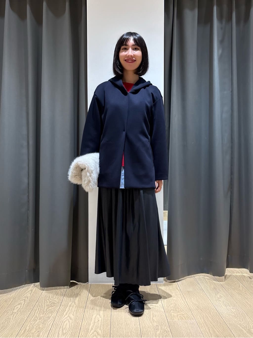 Yoshimiさんの「INDIVI｜レザー調ギャザースカート」を使ったコーディネート