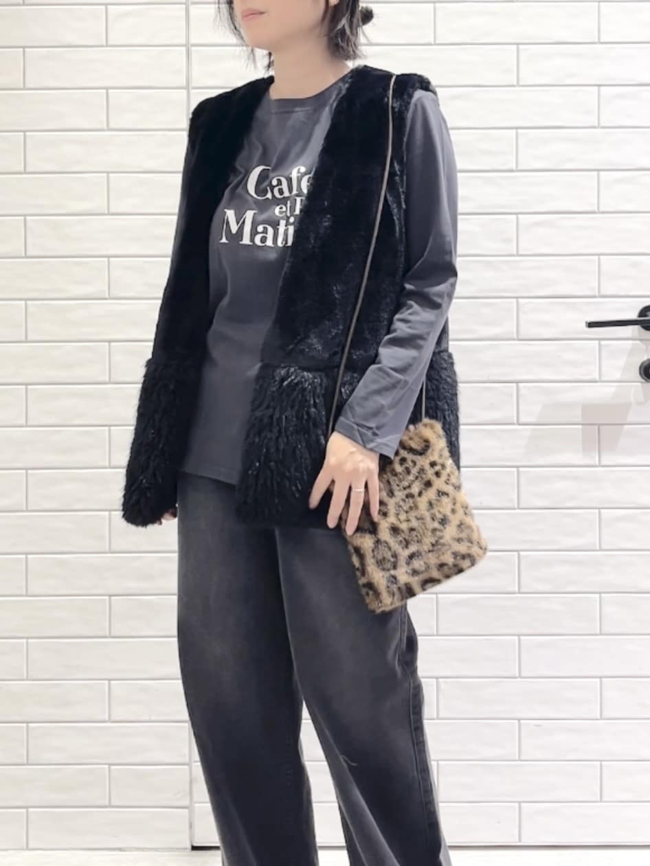 しおりさんの「OPAQUE.CLIP｜ロングロゴTシャツ【洗濯機OK】」を使ったコーディネート
