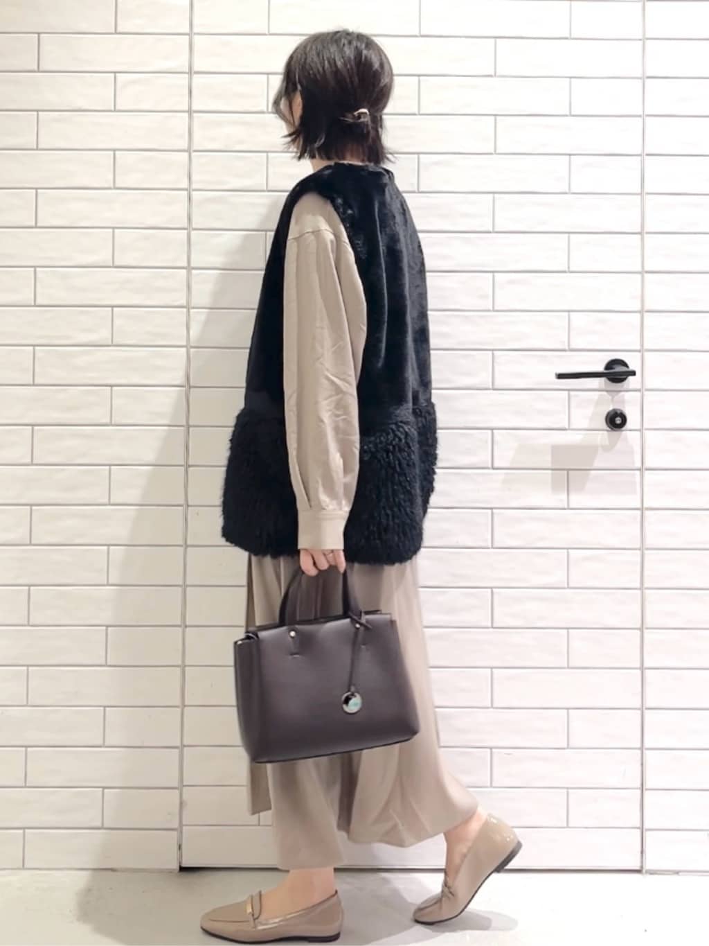 しおりさんの「OPAQUE.CLIP｜ウールライクフィット＆フレアワンピース【洗濯機OK】」を使ったコーディネート