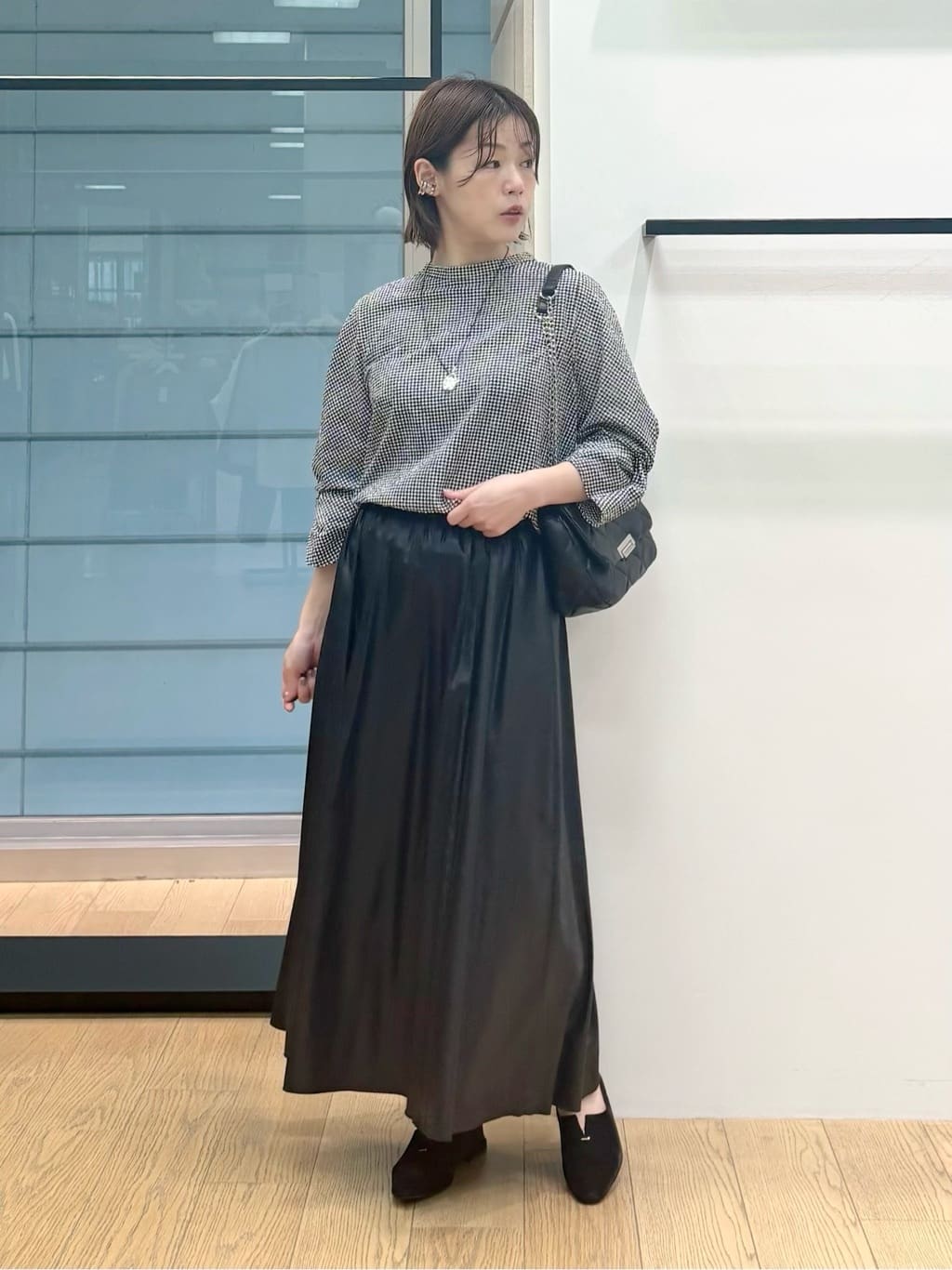 asamiさんの「INDIVI｜レザー調ギャザースカート」を使ったコーディネート