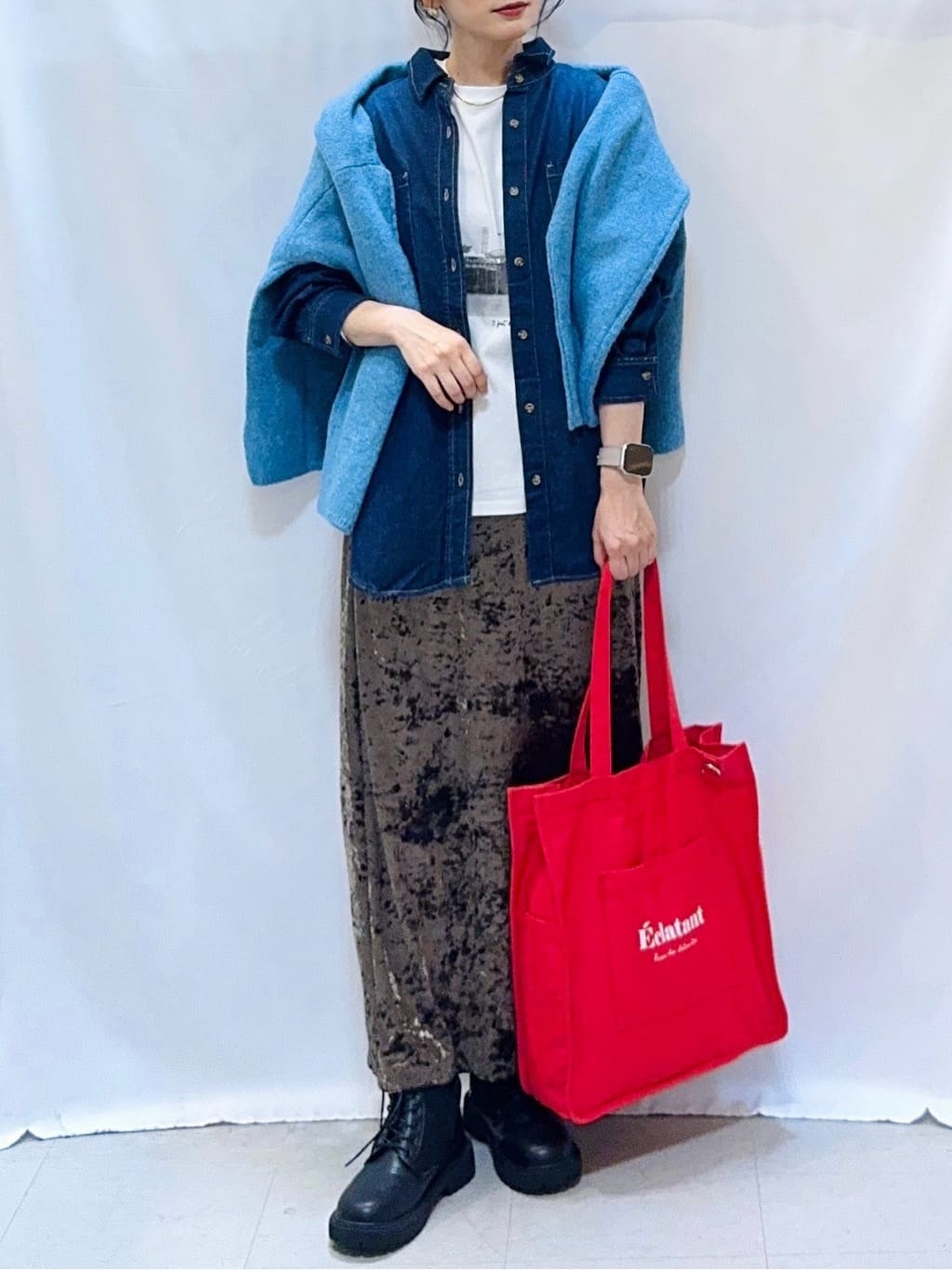𝐇𝐢𝐫𝐨𝐦𝐢さんの「SHOO･LA･RUE｜【洗濯機可】ふわっと軽く羽織れる オーバーサイズカーディガン」を使ったコーディネート
