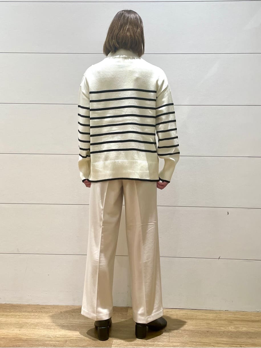 Ryoさんの「THE SHOP TK｜【インしないで着られる】金ボタン ハイネックニット/毛玉になりにくい/静電気防止/洗濯機OK」を使ったコーディネート