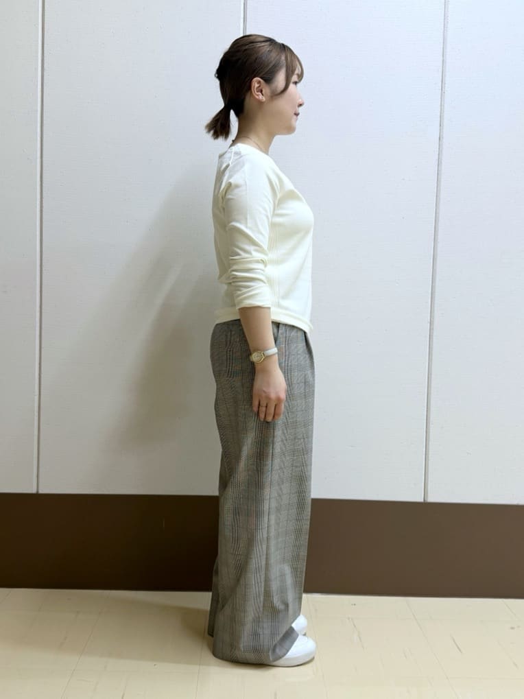 Rikoさんの「INDIVI｜【洗える】Vネックコンパクトニット」を使ったコーディネート