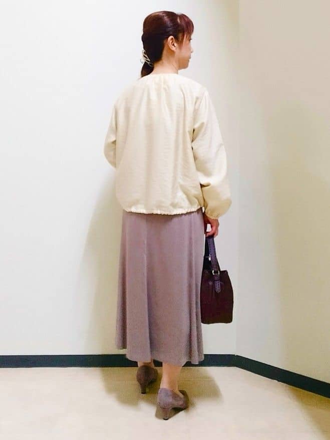 花さんの「Reflect｜【通勤】スエードライクフレアスカート」を使ったコーディネート