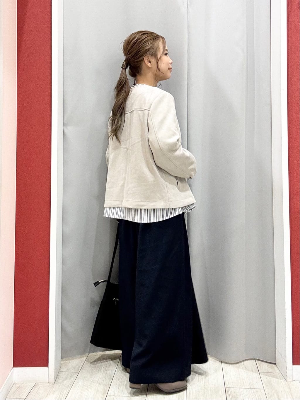 shioさんの「SHOO･LA･RUE｜【S-LL】キャンディースリーブが女性らしい マルチストライプブラウス」を使ったコーディネート