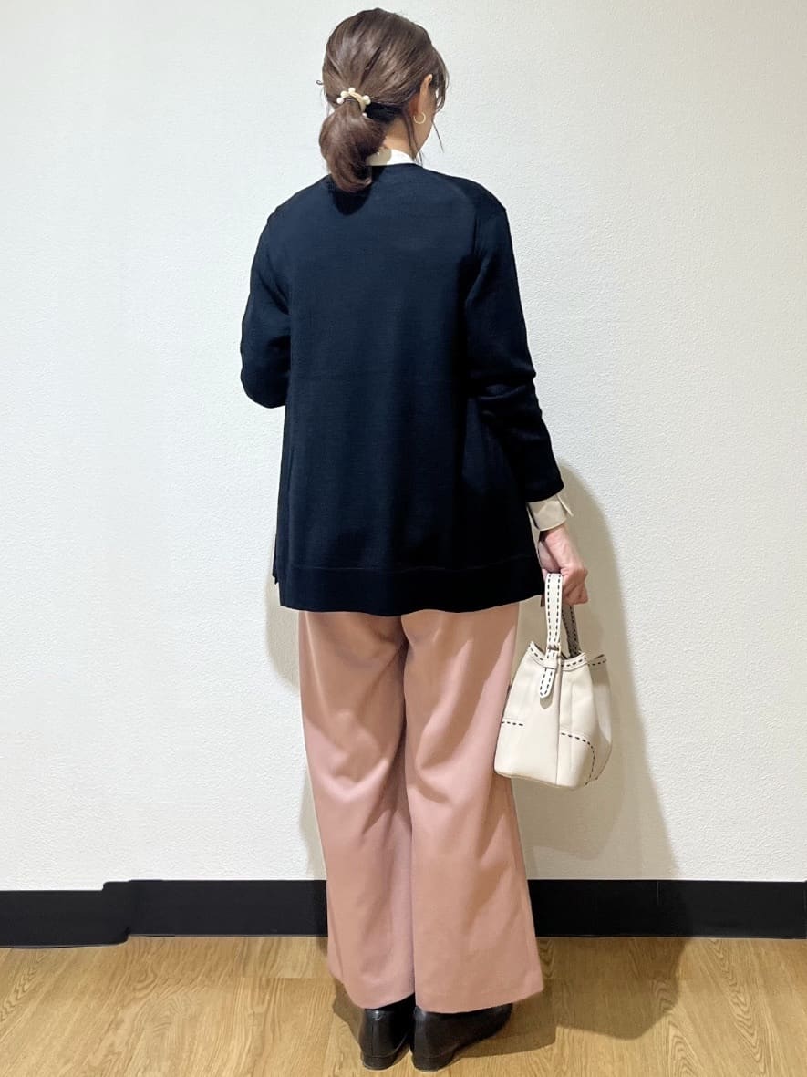 ayaさんの「Reflect｜【さらっと一枚で決まる／重ね着にもおすすめ◎】タックスリーブシャツブラウス」を使ったコーディネート