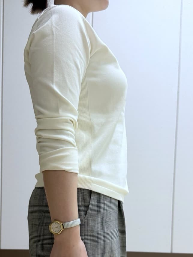 Rikoさんの「INDIVI｜【洗える】Vネックコンパクトニット」を使ったコーディネート