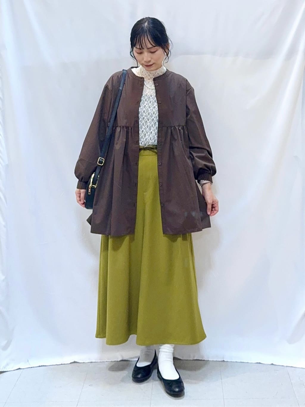 𝐇𝐢𝐫𝐨𝐦𝐢さんの「SHOO･LA･RUE｜【S-LL】上品なレースハイネックトップス」を使ったコーディネート
