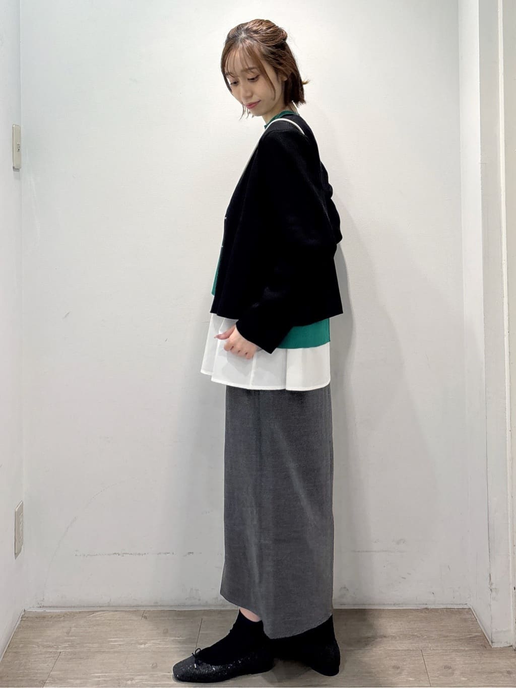 ぶまりんさんの「OPAQUE.CLIP｜《ツインセット》リラクシーサイドスリットニット&times;ドッキングタンク【洗濯機洗い可】」を使ったコーディネート