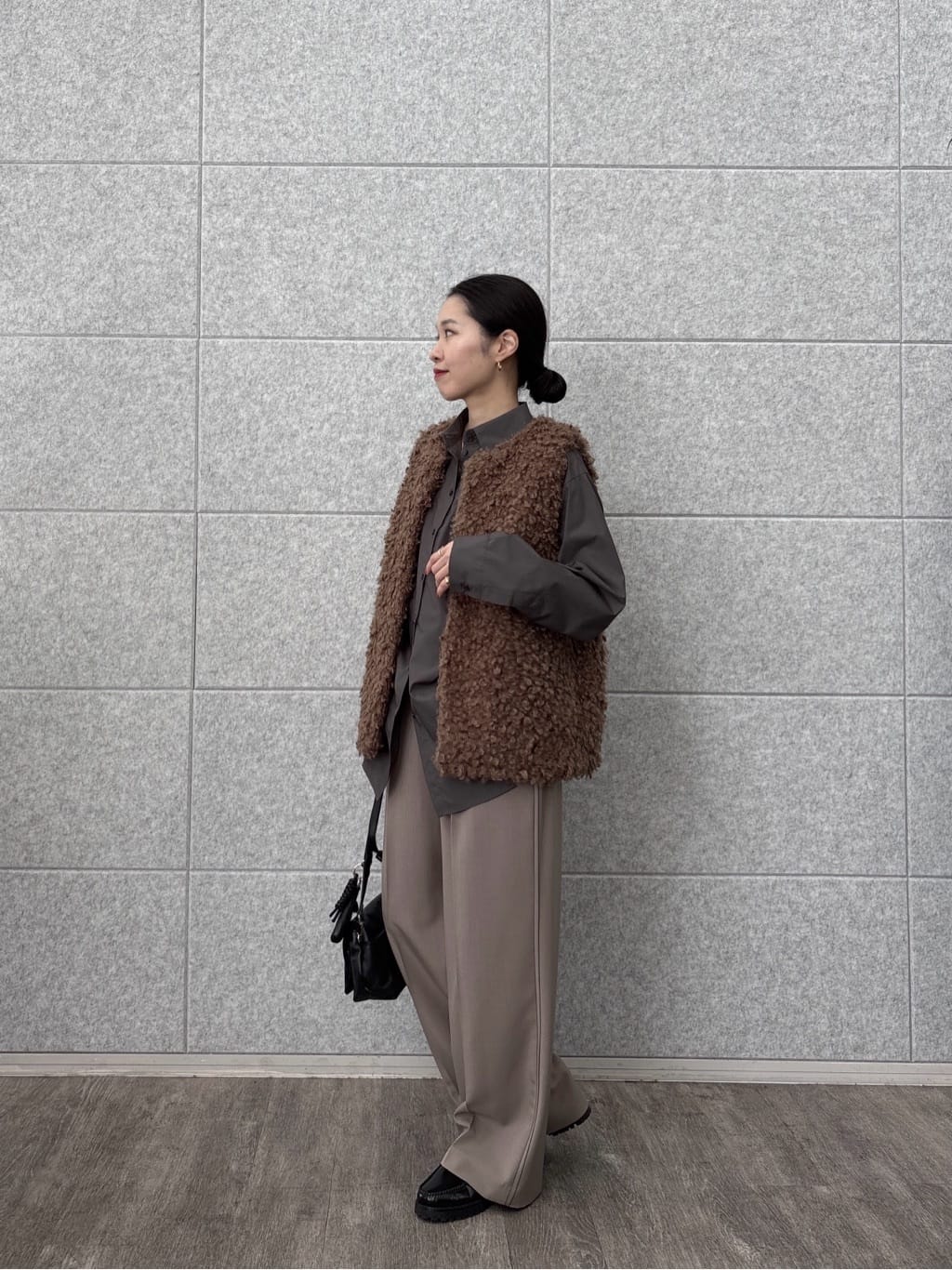 ひなさんの「INDIVI｜Comfy SET UP｜イージーストレートワイドパンツ【セットアップ対応／通勤/カセット服】」を使ったコーディネート