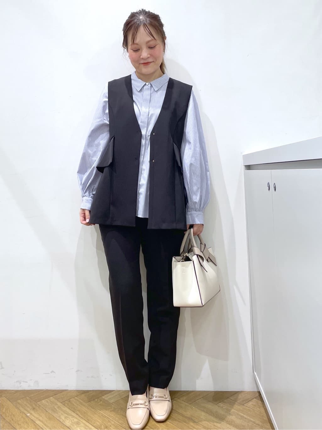Junさんの「index｜フリルペプラムジレ／セットアップ対応可【洗濯機洗い可】」を使ったコーディネート