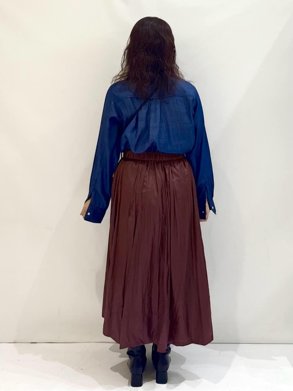 nakkoさんの「OPAQUE.CLIP｜レザーライクタックフレアスカート【洗濯機洗い可】」を使ったコーディネート