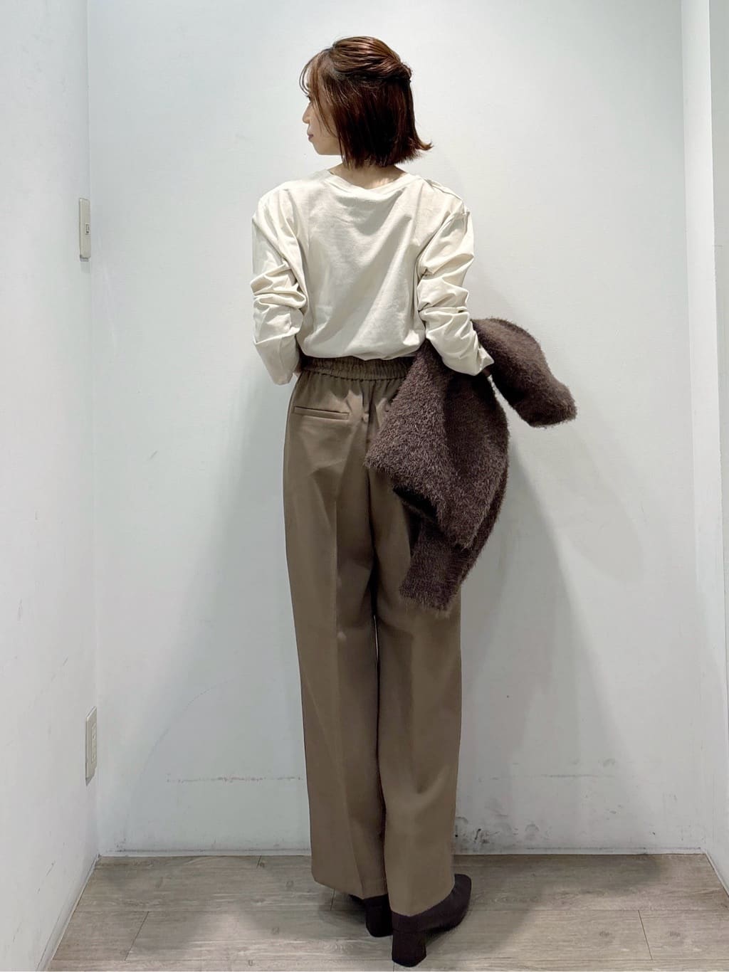 ぶまりんさんの「OPAQUE.CLIP｜ロングロゴTシャツ【洗濯機OK】」を使ったコーディネート