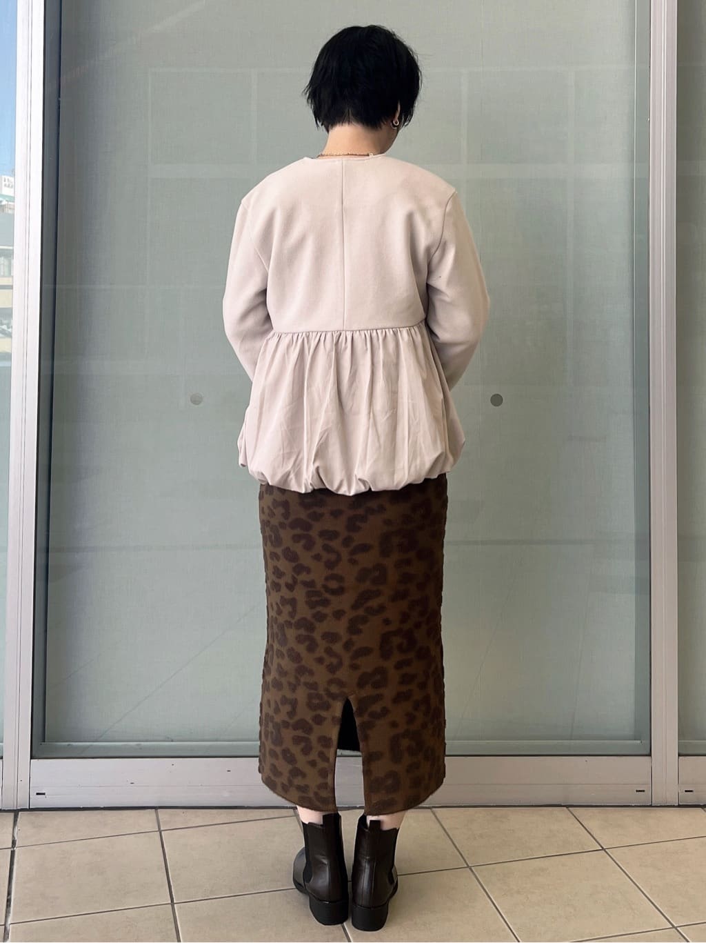 yo-koさんの「OPAQUE.CLIP｜ウールライクペプラムドッキングアウター【洗濯機洗い可】」を使ったコーディネート