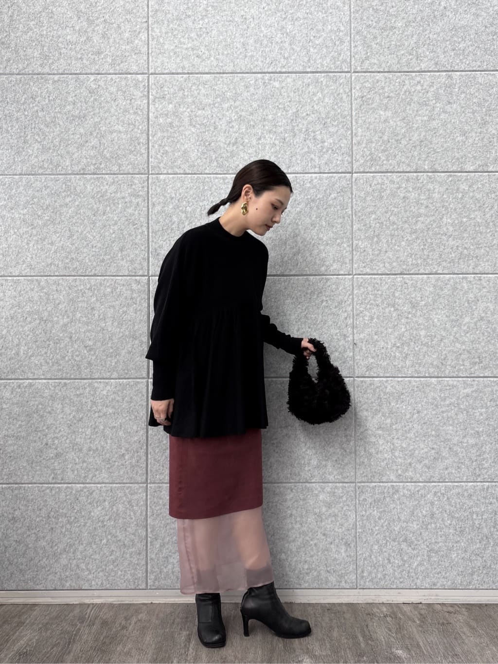 ayanoさんの「INDIVI｜【再入荷】ペプラムハイネックニット」を使ったコーディネート