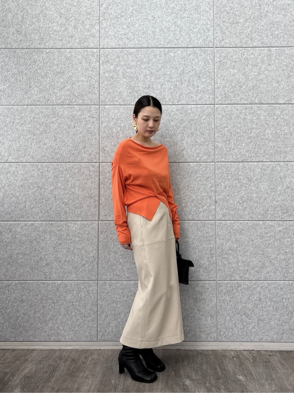 ayanoさんの「INDIVI｜2Wayドレープスリットニット」を使ったコーディネート