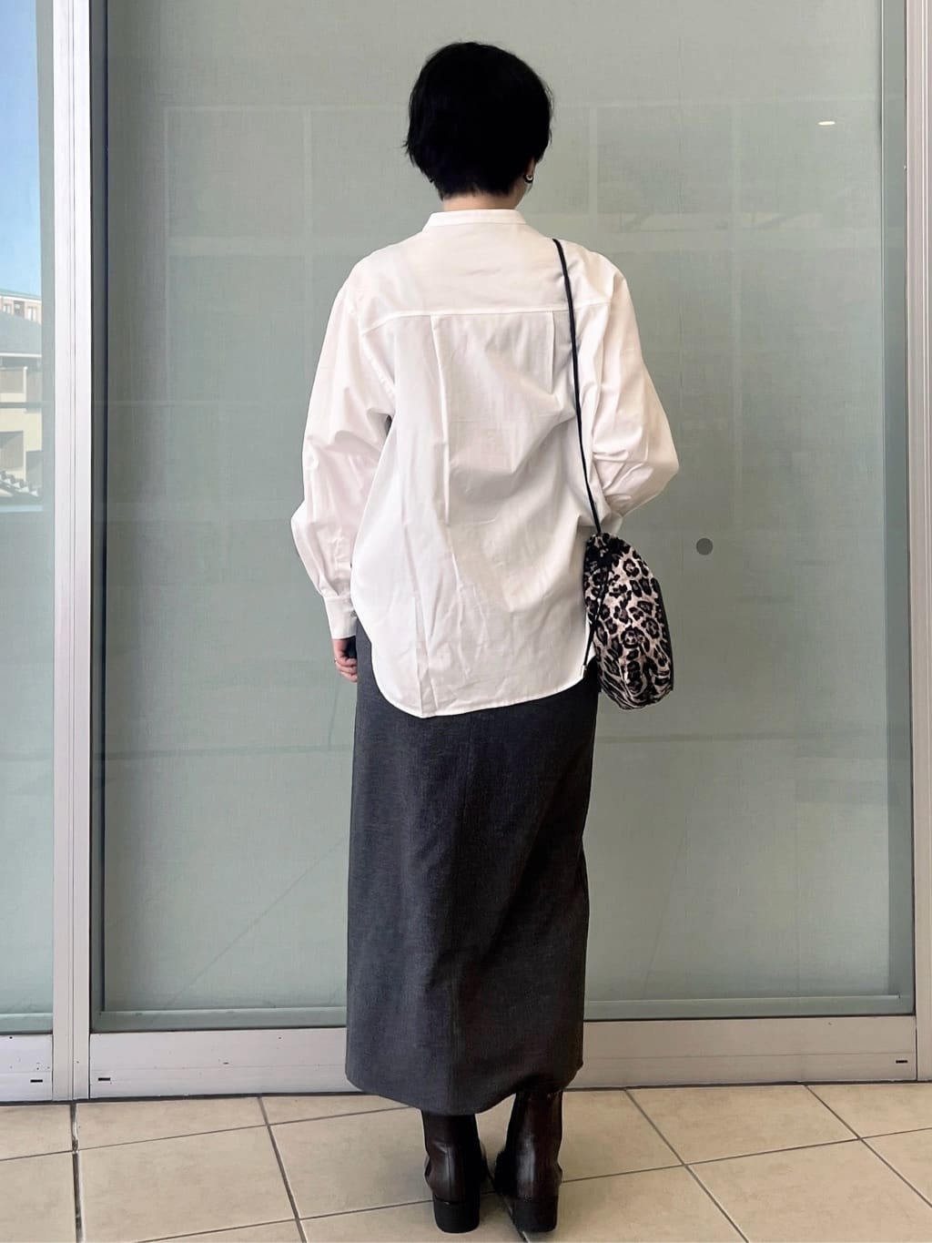 yo-koさんの「OPAQUE.CLIP｜バンドカラーシャツ【洗濯機OK】」を使ったコーディネート