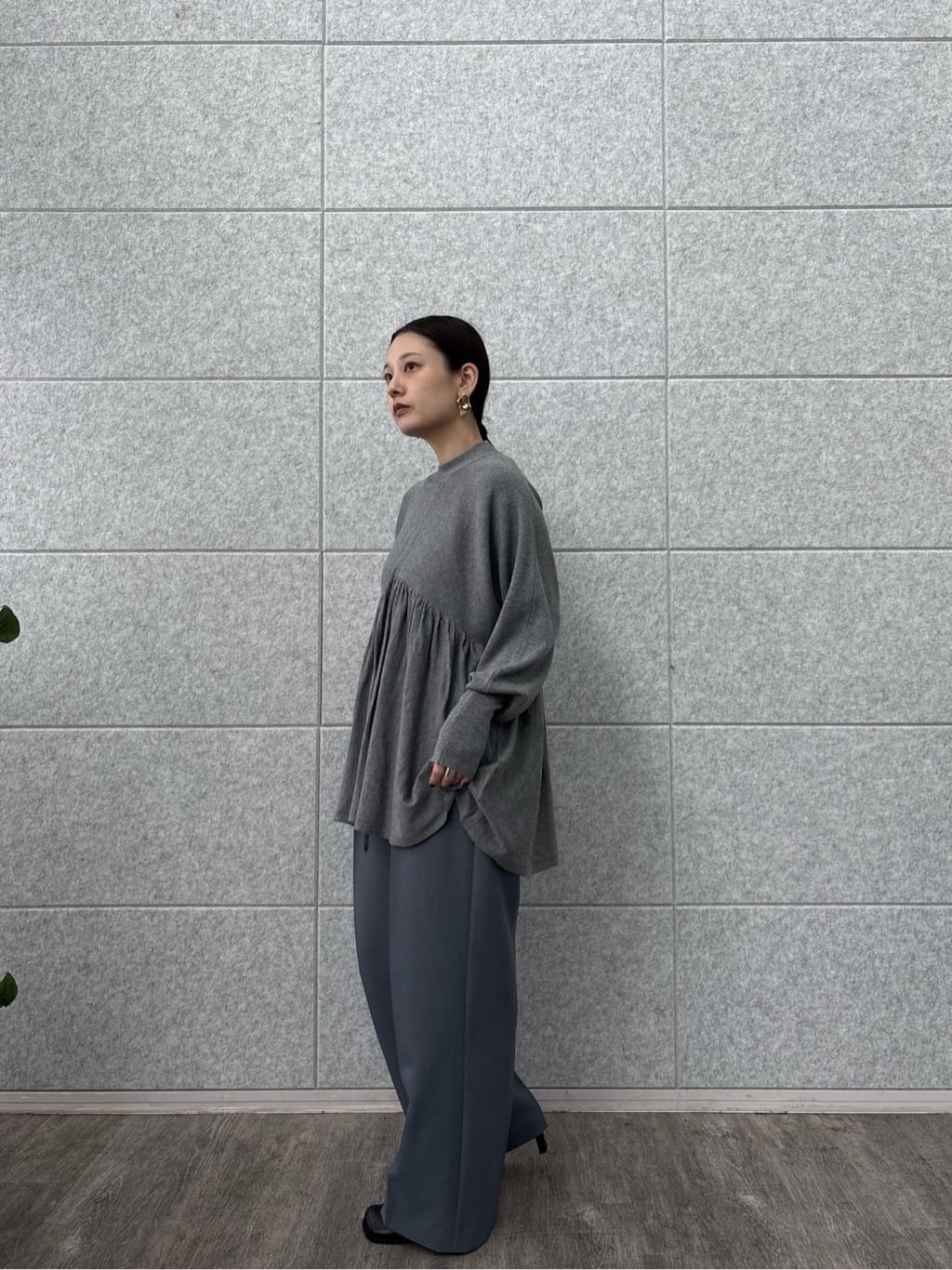 ayanoさんの「INDIVI｜【再入荷】ペプラムハイネックニット」を使ったコーディネート